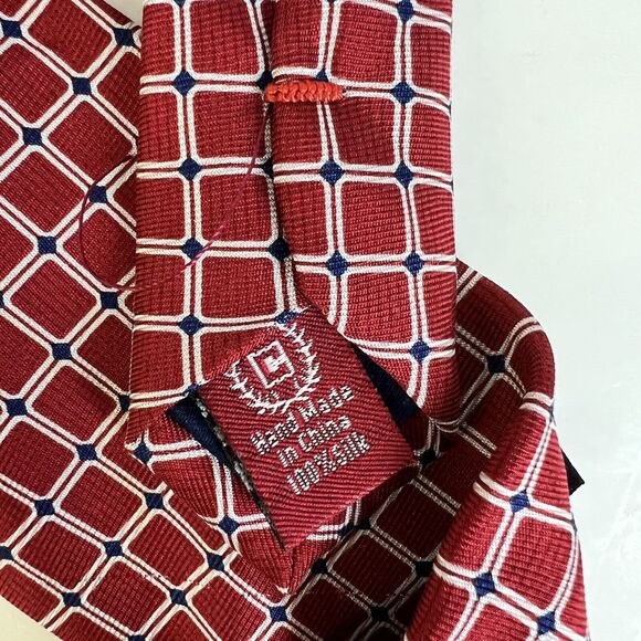 Ralph Lauren Chaps Tie Red White Graphic 3" Wide Silk Business Accessory - Picture 6 of 6